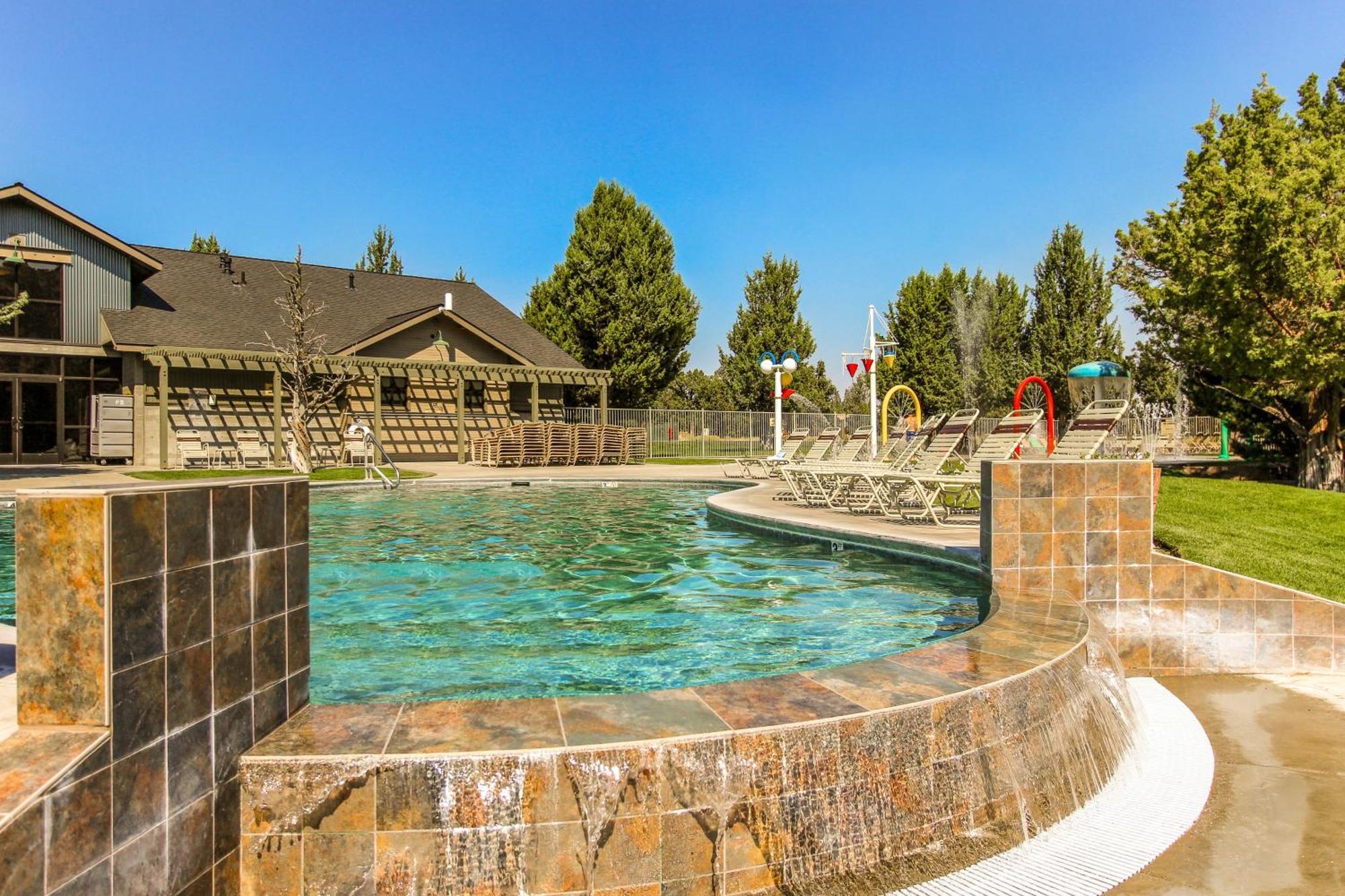Eagle Crest Elegance Villa Redmond Exterior photo